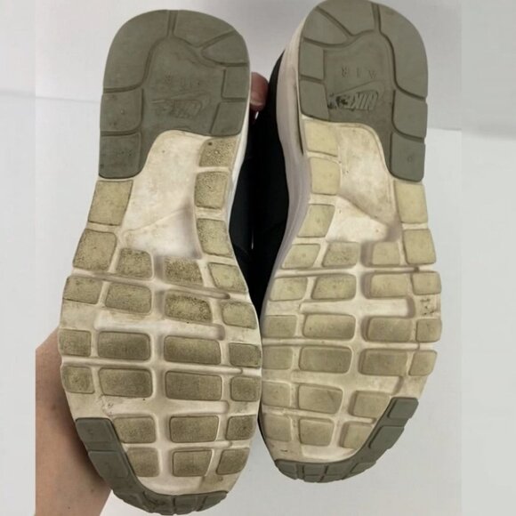 NIKE Air Max 1 Ultra Essentials Runnings Shoes Size 7.5 Black Fitness Cushioned - Picture 8 of 10